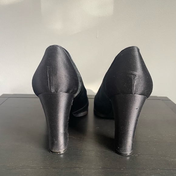 Vintage Women’s Bottega Veneta Velvet Pumps - Picture 3 of 5